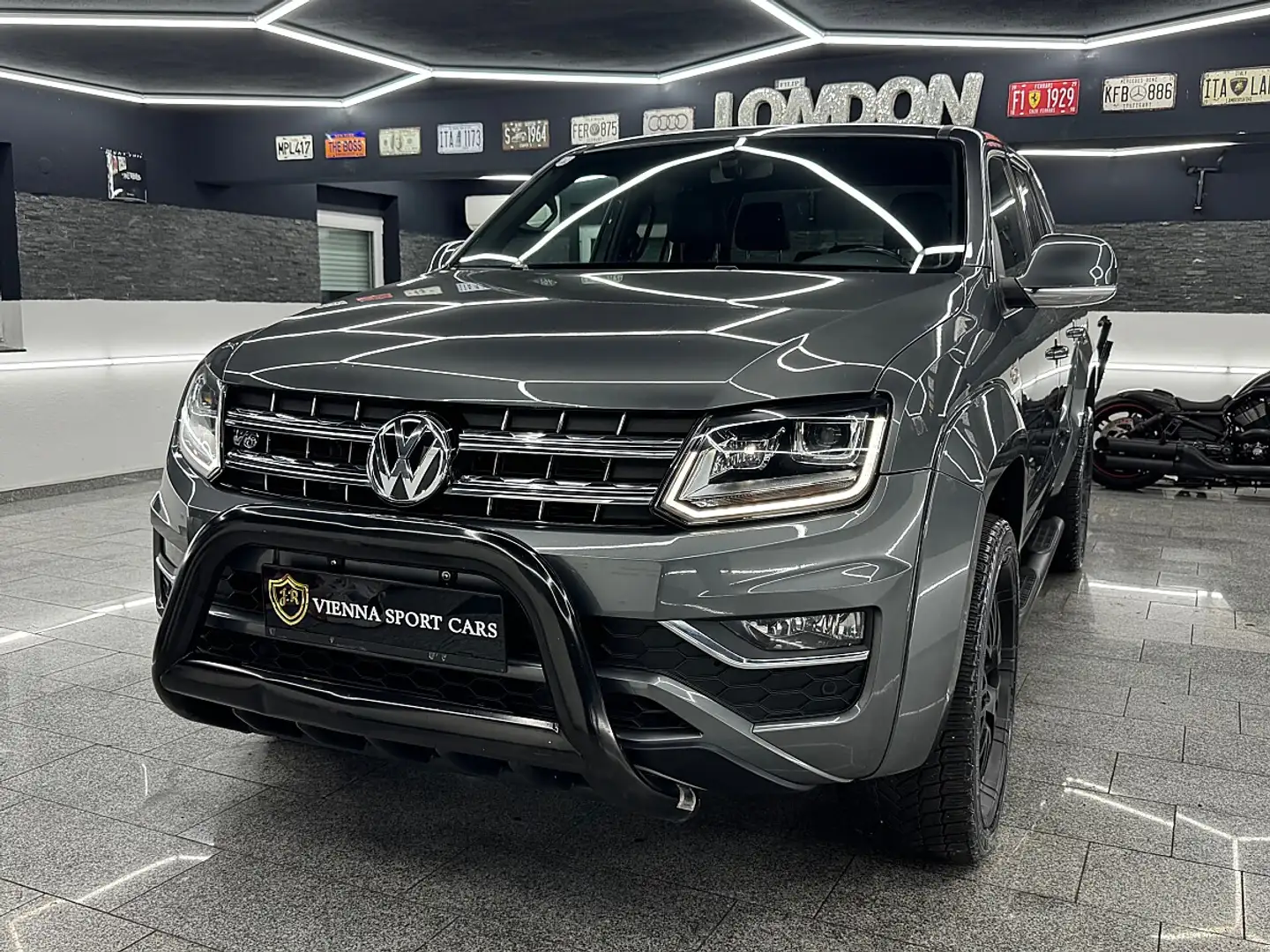 Volkswagen Amarok DoubleCab Aventura 3,0 TDI 4Motion Aut.*Inkl. M... Grau - 2