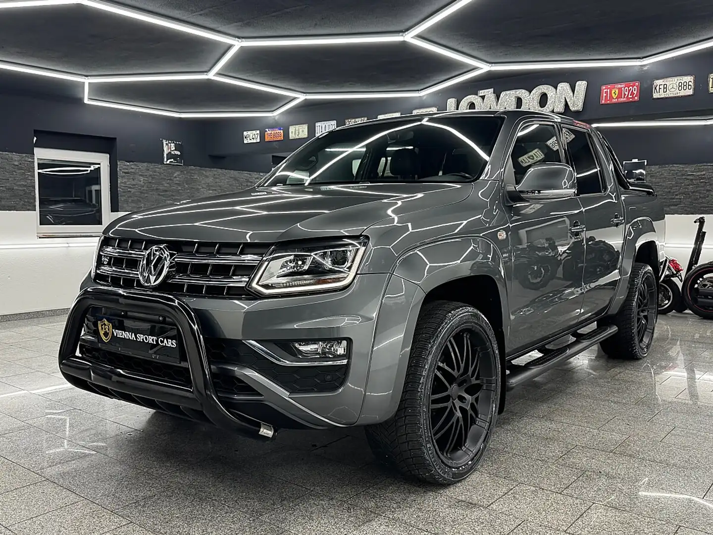 Volkswagen Amarok DoubleCab Aventura 3,0 TDI 4Motion Aut.*Inkl. M... Grau - 1