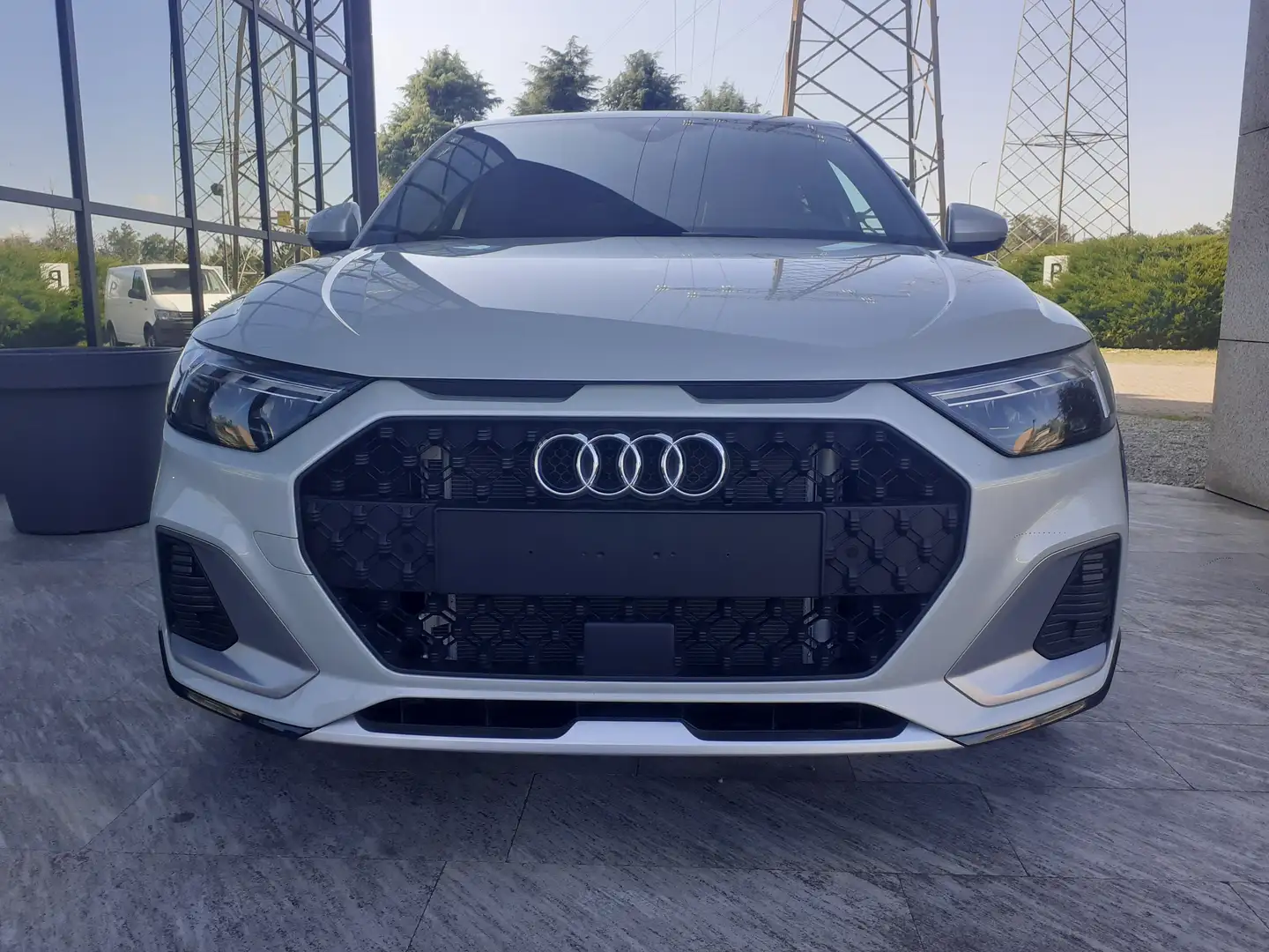 Audi A1 A1 allstreet 35 tfsi Id. Contrast 150cv s tronic Argent - 2