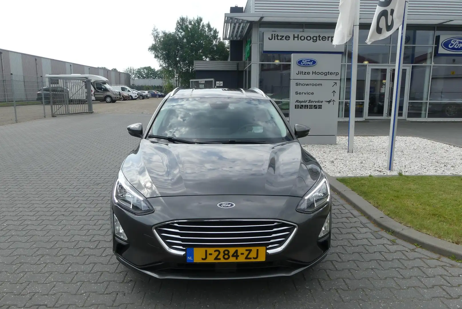 Ford Focus Wagon 1.5 EcoBoost Titanium X Business HUD, TREKHA Gris - 2