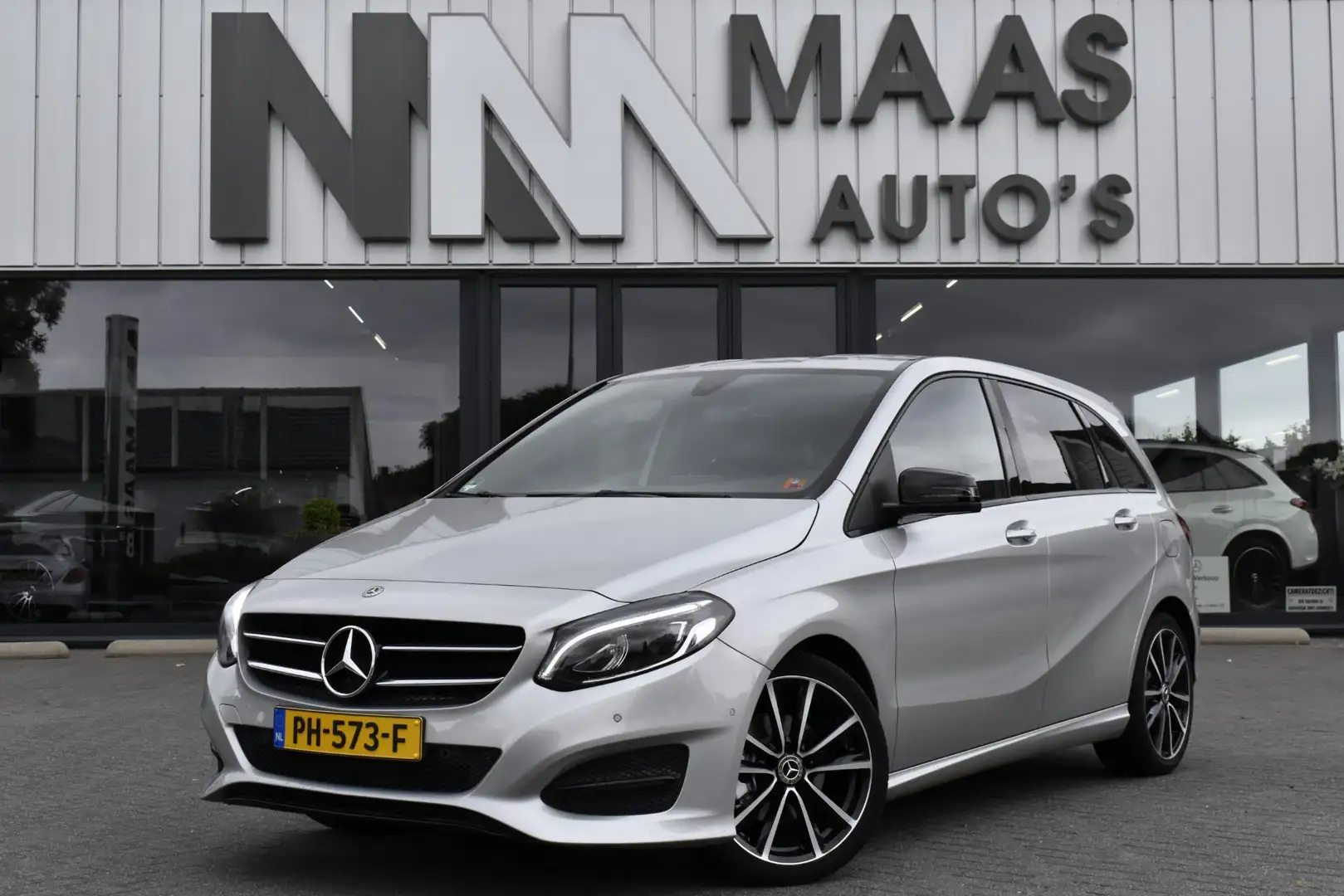 Mercedes-Benz B 180 Activity Edition Gris - 1