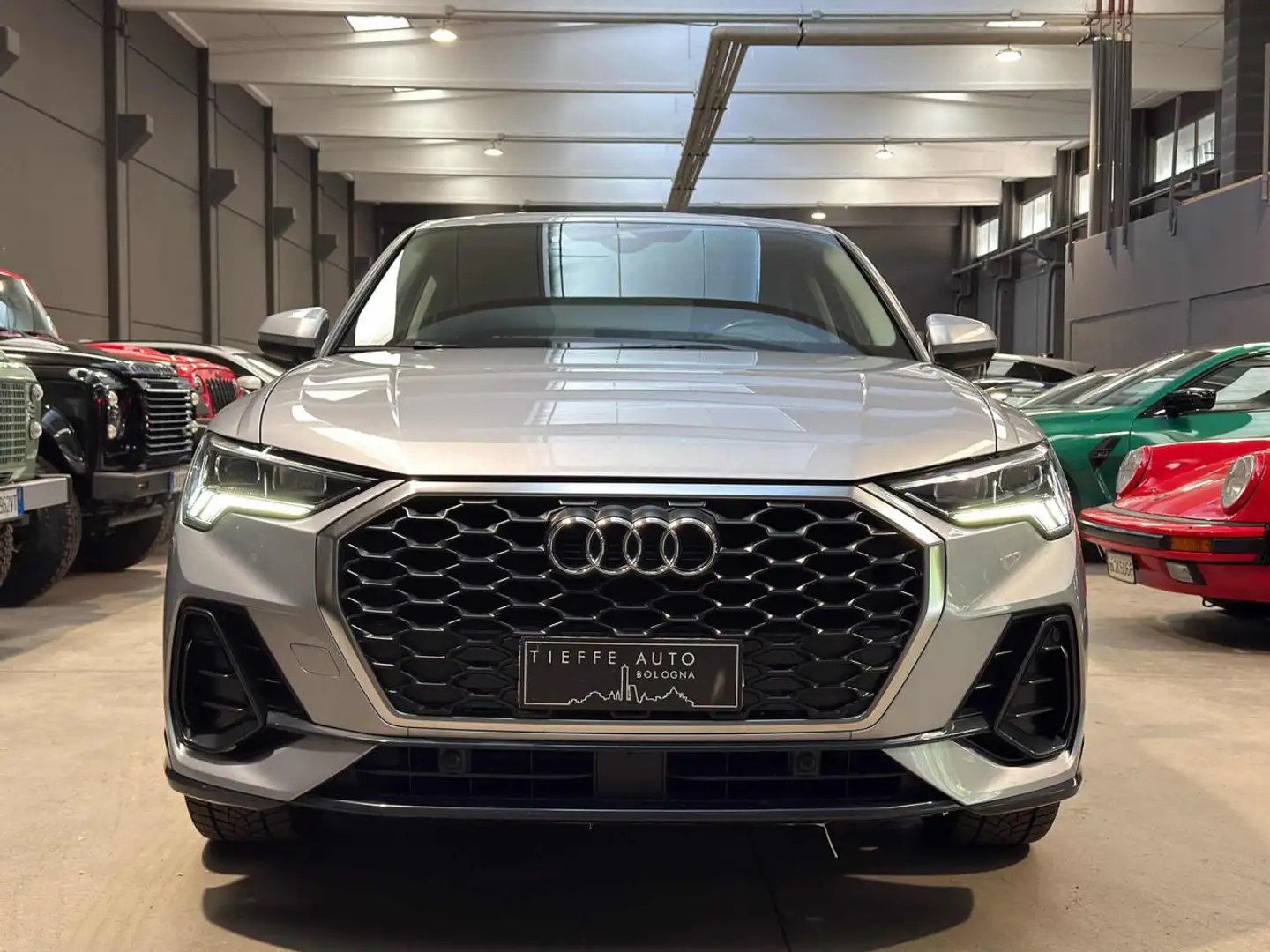Audi Q3 SPB 35 TFSI S tronic Business Plus Argento - 2
