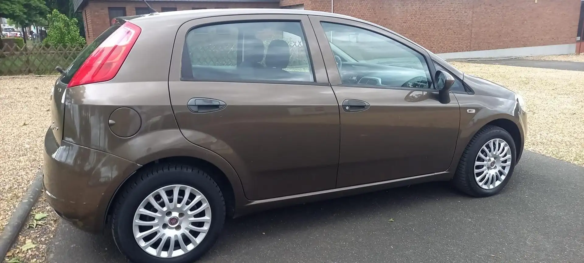 Fiat Grande Punto Grande Punto TÜV NEU Braun - 2