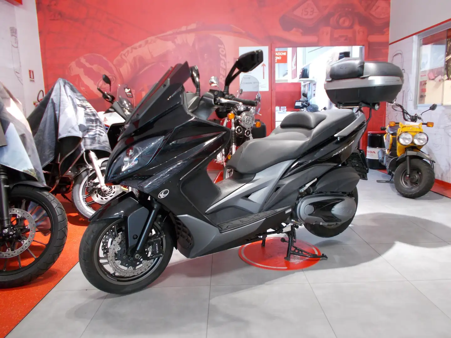 Kymco Xciting 400i Zwart - 1