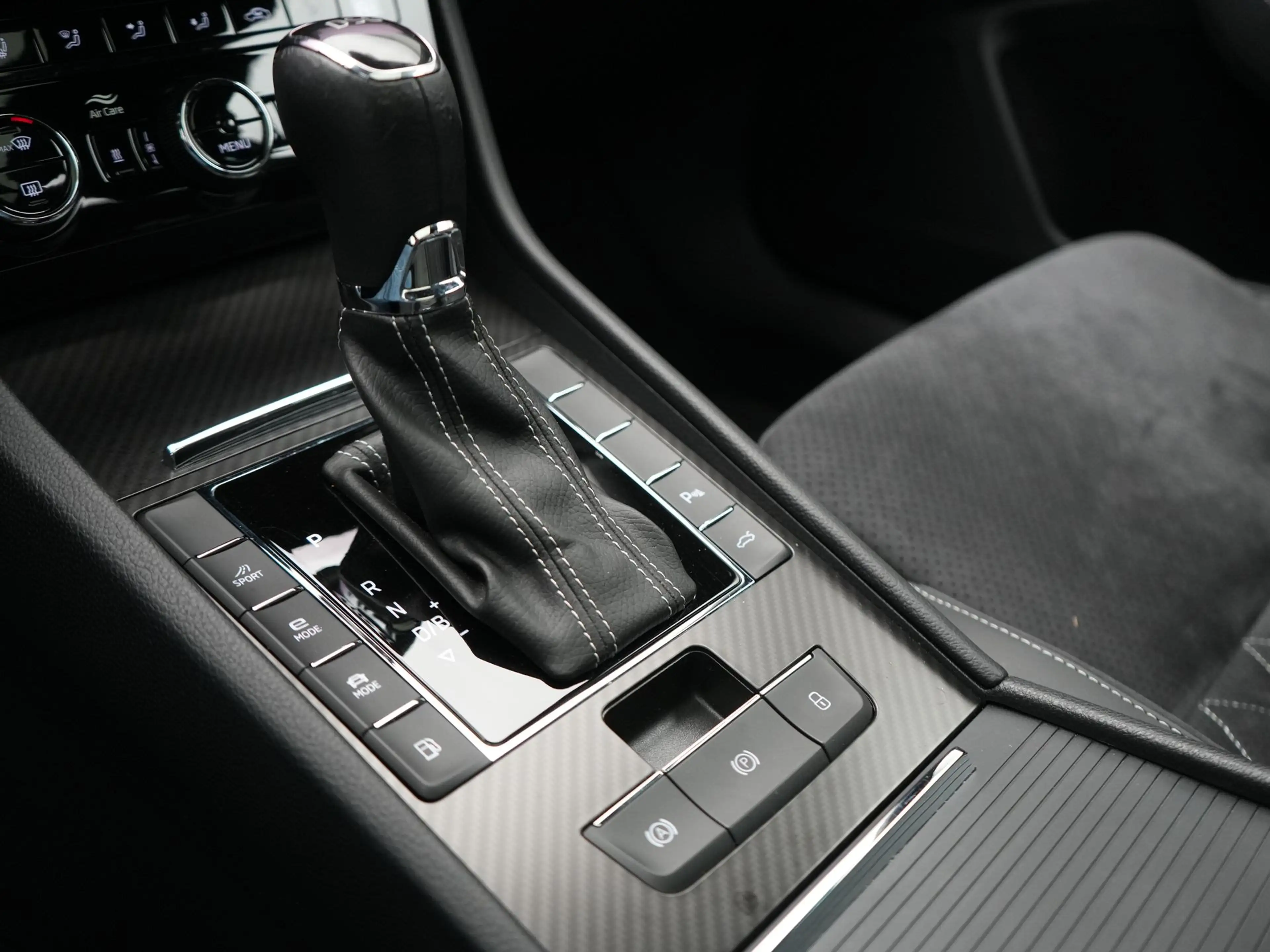 Skoda Superb Combi 1.4 TSI iV Sportline Business PHEV 218pk Dea — photo 34