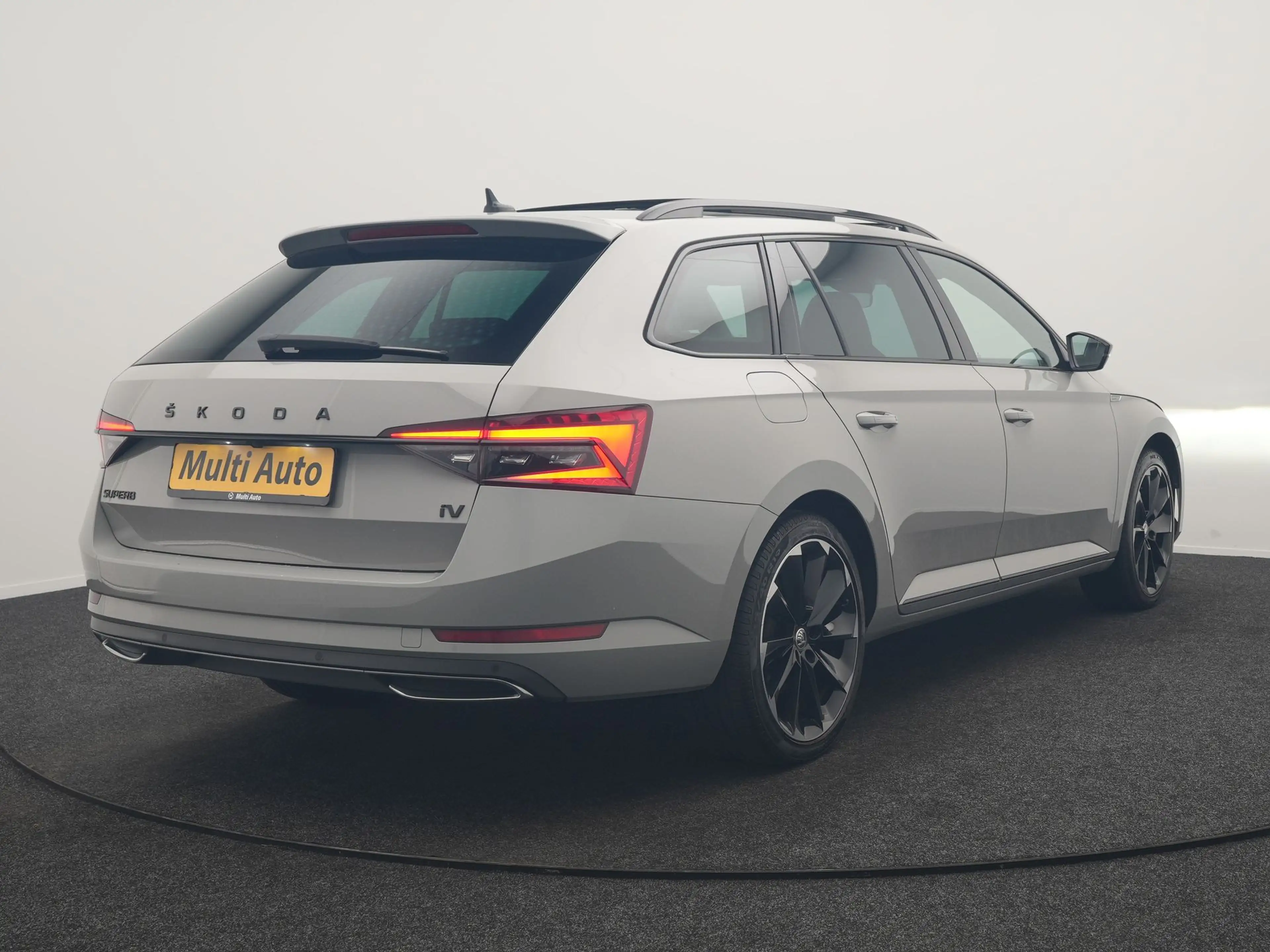 Skoda Superb Combi 1.4 TSI iV Sportline Business PHEV 218pk Dea — photo 4