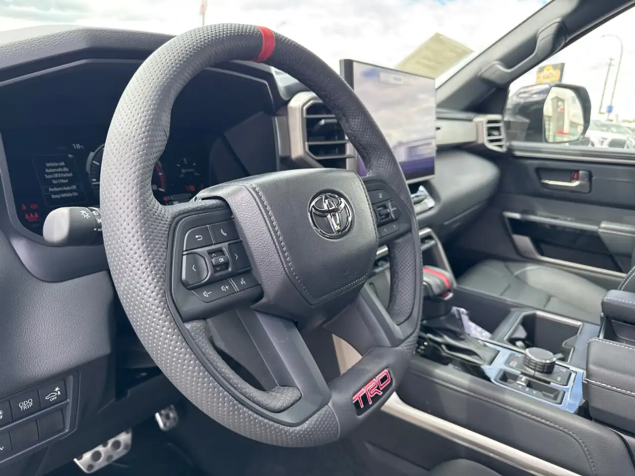 Toyota Tundra снимка Toyota Tundra