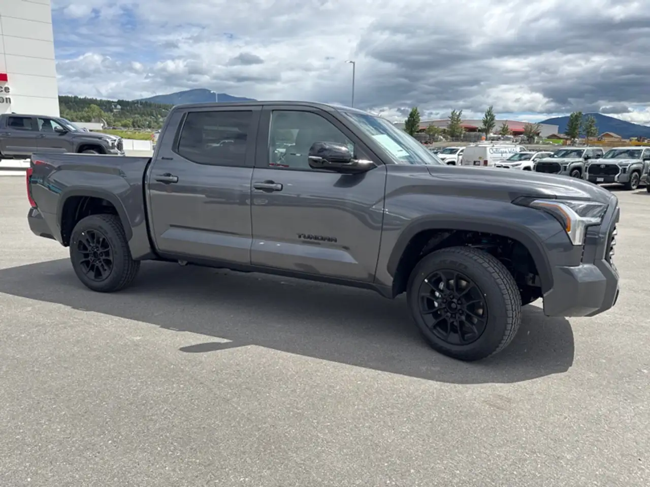 Toyota Tundra снимка Toyota Tundra