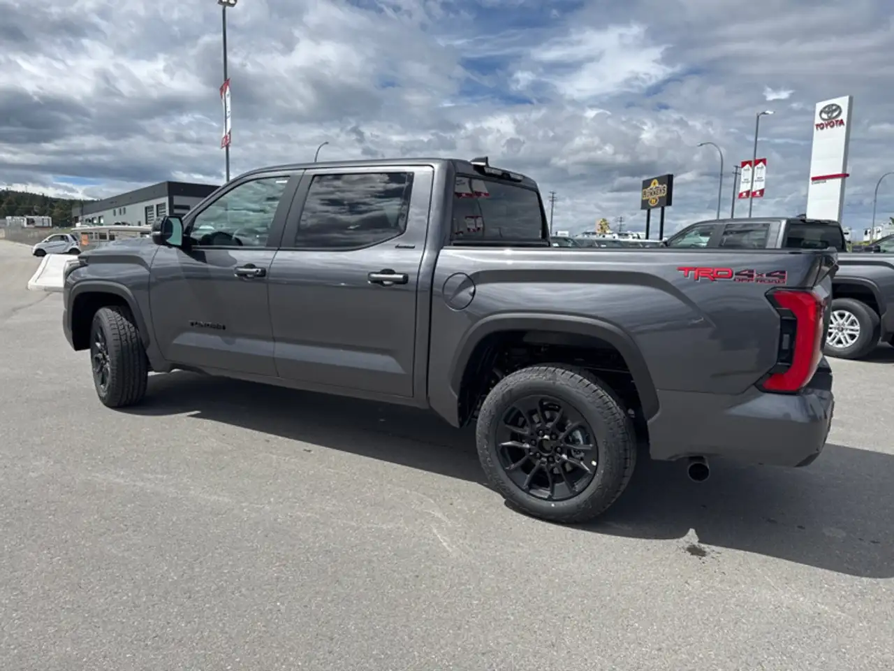 Toyota Tundra снимка Toyota Tundra