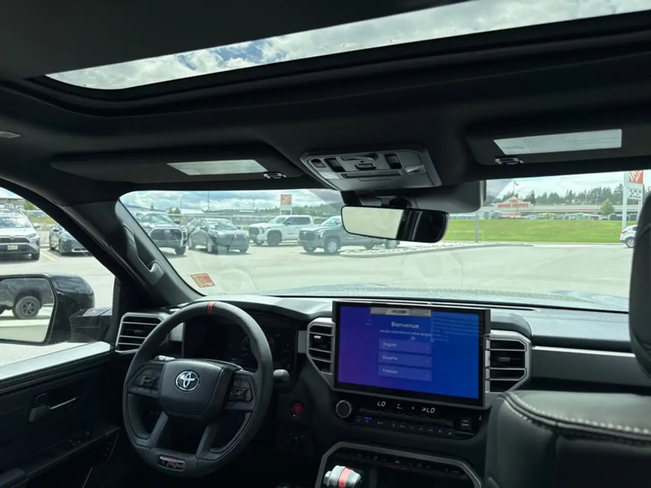 Toyota Tundra снимка Toyota Tundra