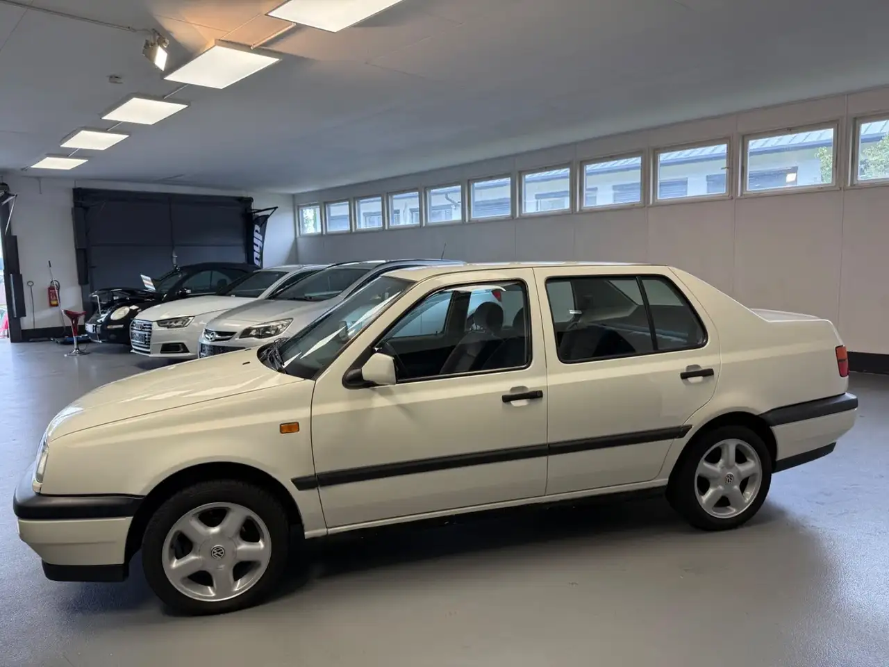 Volkswagen VENTO*1.8 GL*AUTOMATIK*H-KENNZ.*OPA´S LIEBLING*, foto 9