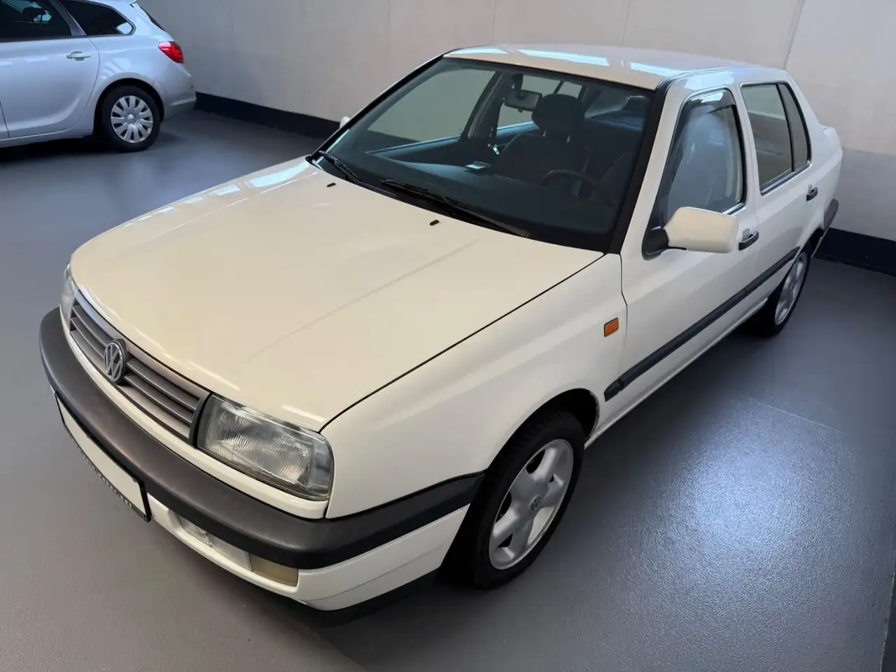Volkswagen VENTO*1.8 GL*AUTOMATIK*H-KENNZ.*OPA´S LIEBLING*, foto 3