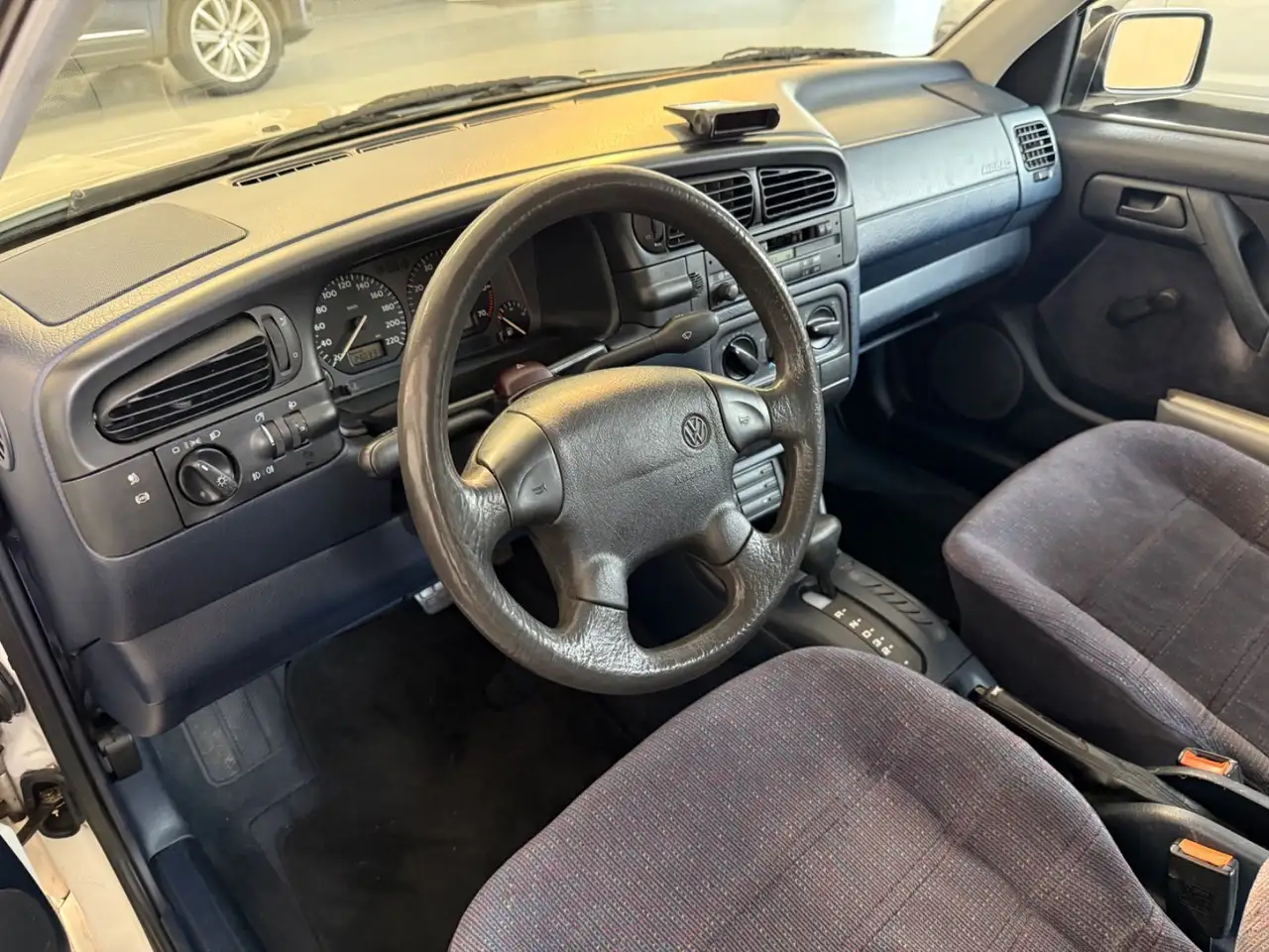 Volkswagen VENTO*1.8 GL*AUTOMATIK*H-KENNZ.*OPA´S LIEBLING*, foto 4