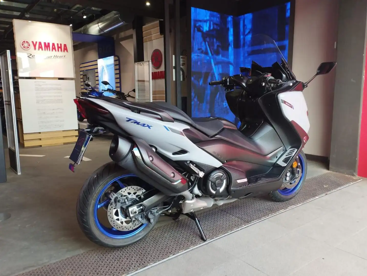 Yamaha TMAX 560 2021 Grigio - 2