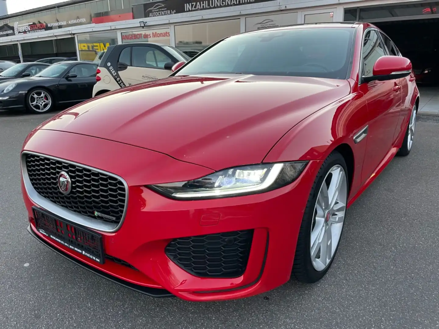 Jaguar XE R-Dynamic SE AWD PANO HUD LED Piros - 1