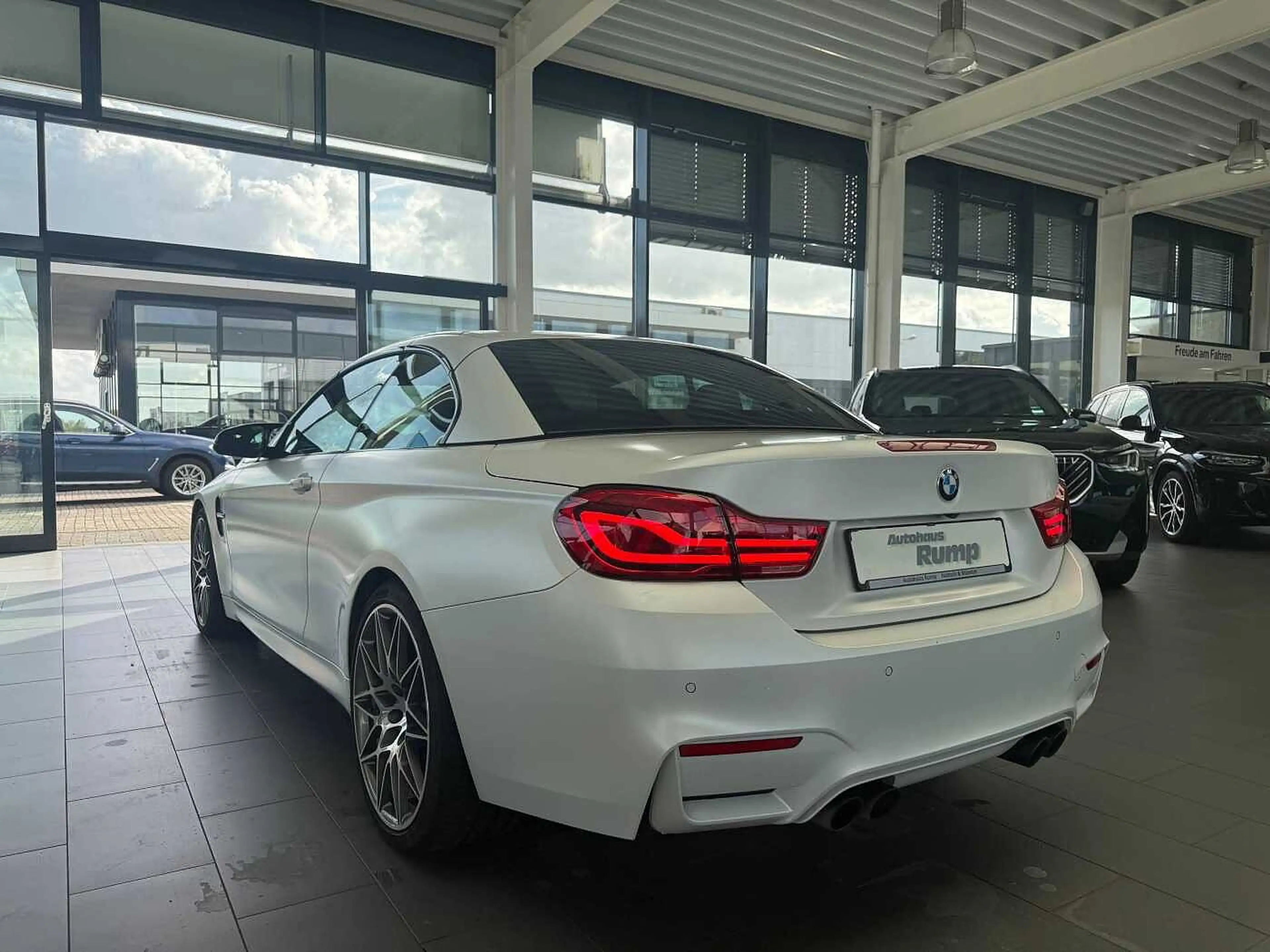 BMW M4 Cabrio Competition Individual/HUD/M Driver’s Pac. — photo 9