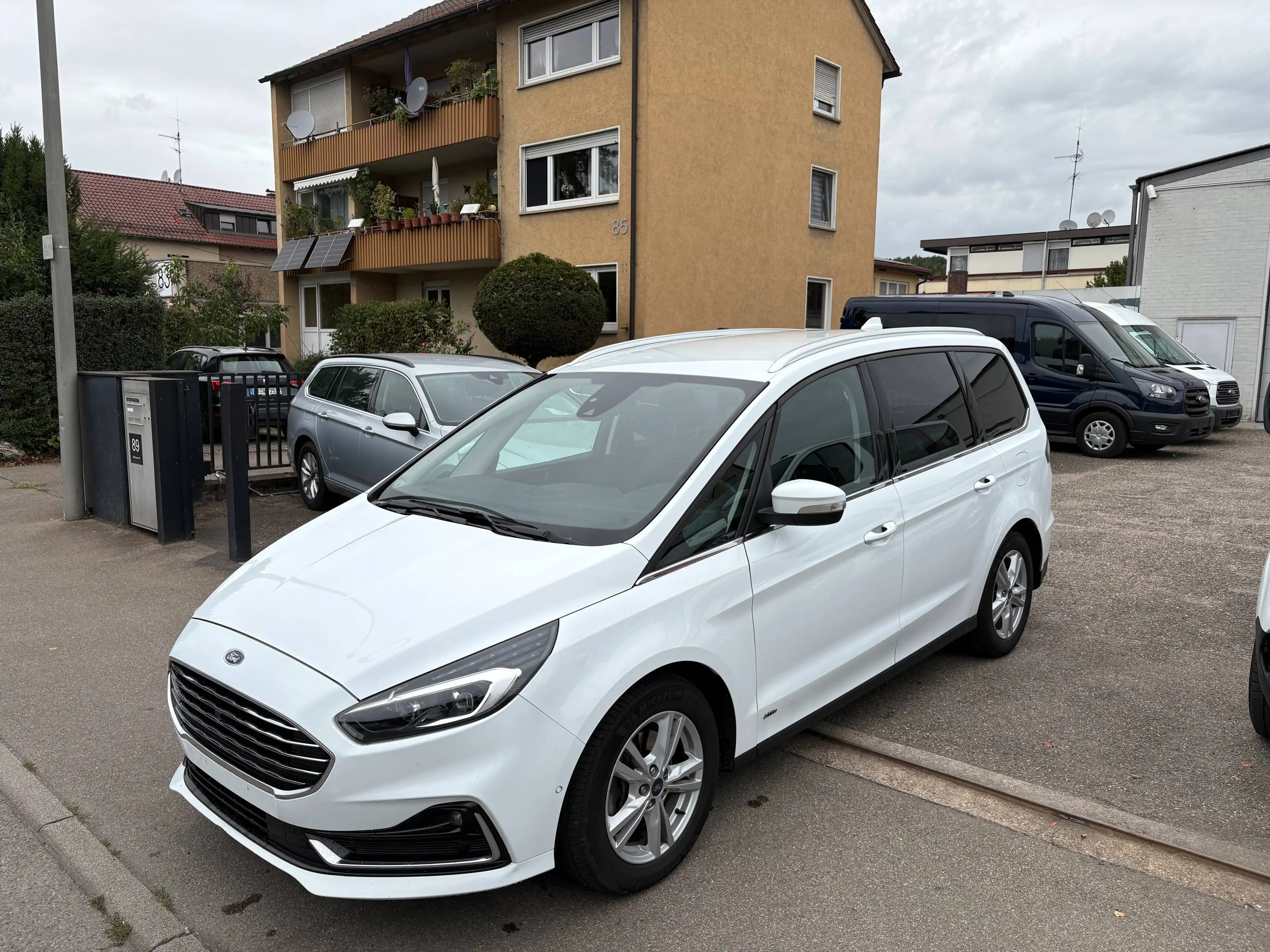 Ford Galaxy Titanium Allrad 7-Sitzer LED AHK 1.Hand — photo 3