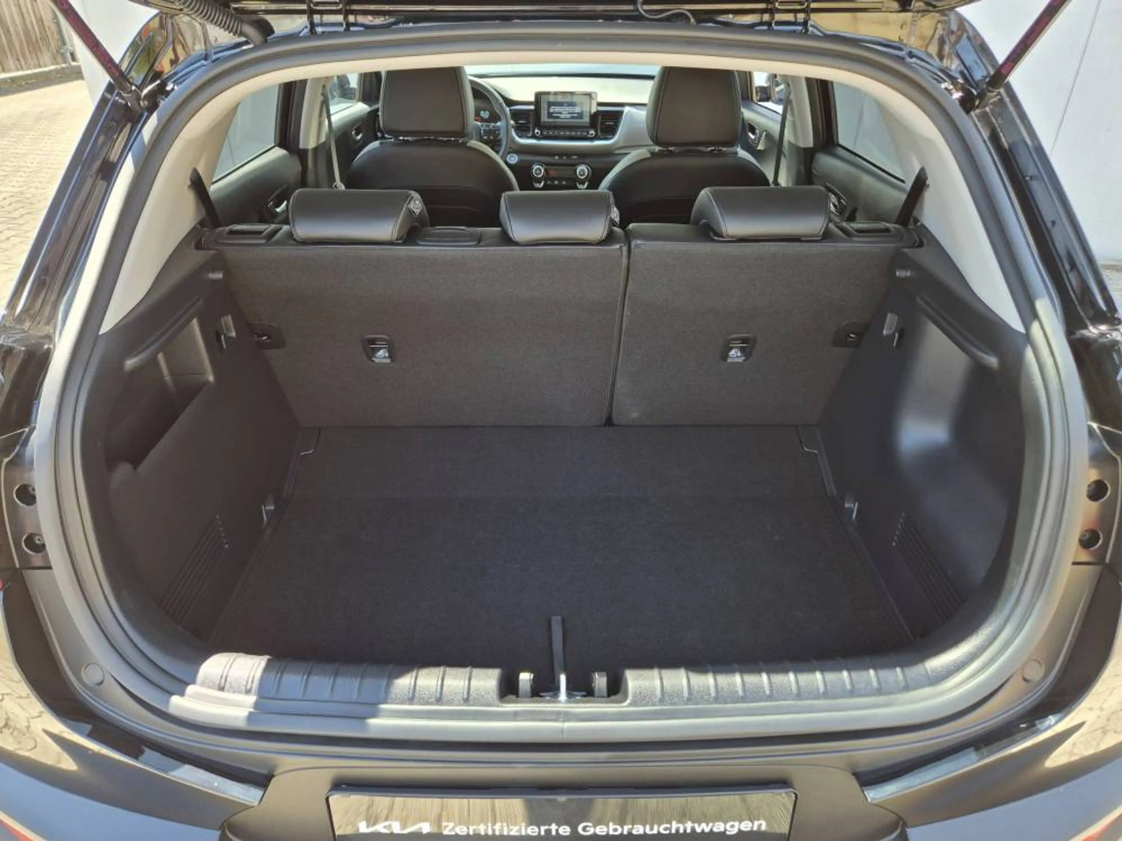Kia Stonic 1.0 T-GDI MHEV DCT7 Spirit Technologie — photo 12