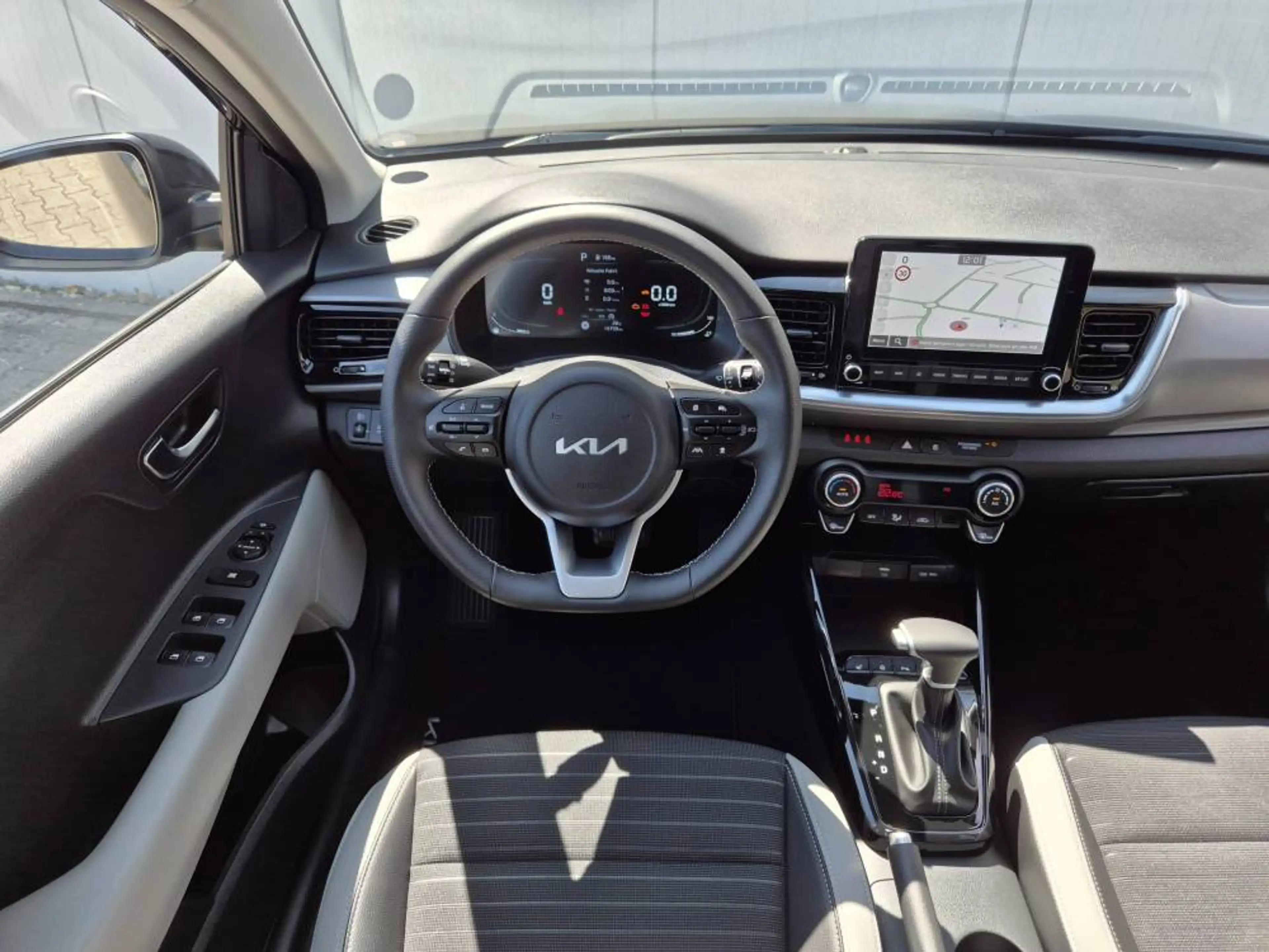 Kia Stonic 1.0 T-GDI MHEV DCT7 Spirit Technologie — photo 8