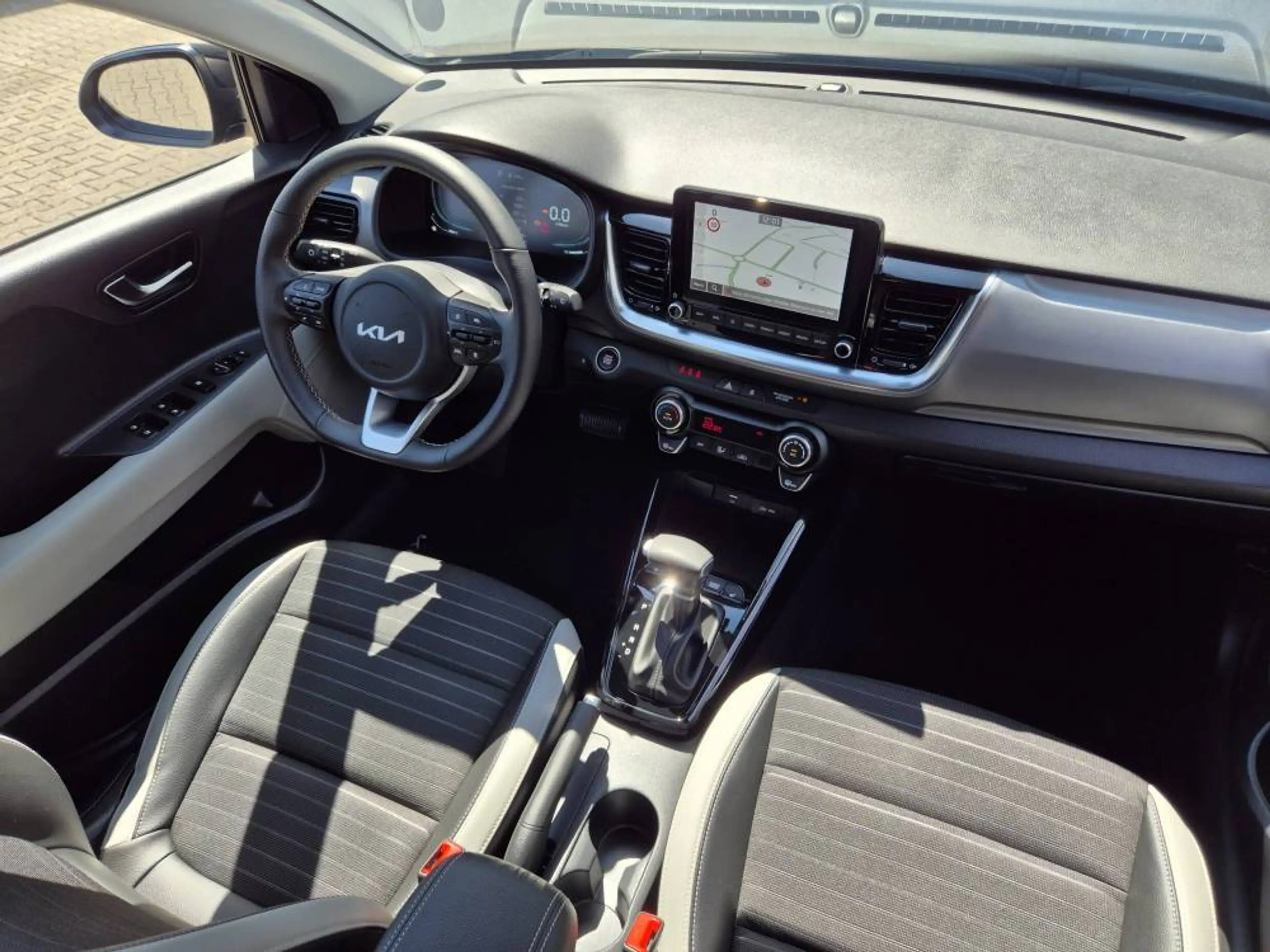 Kia Stonic 1.0 T-GDI MHEV DCT7 Spirit Technologie — photo 9