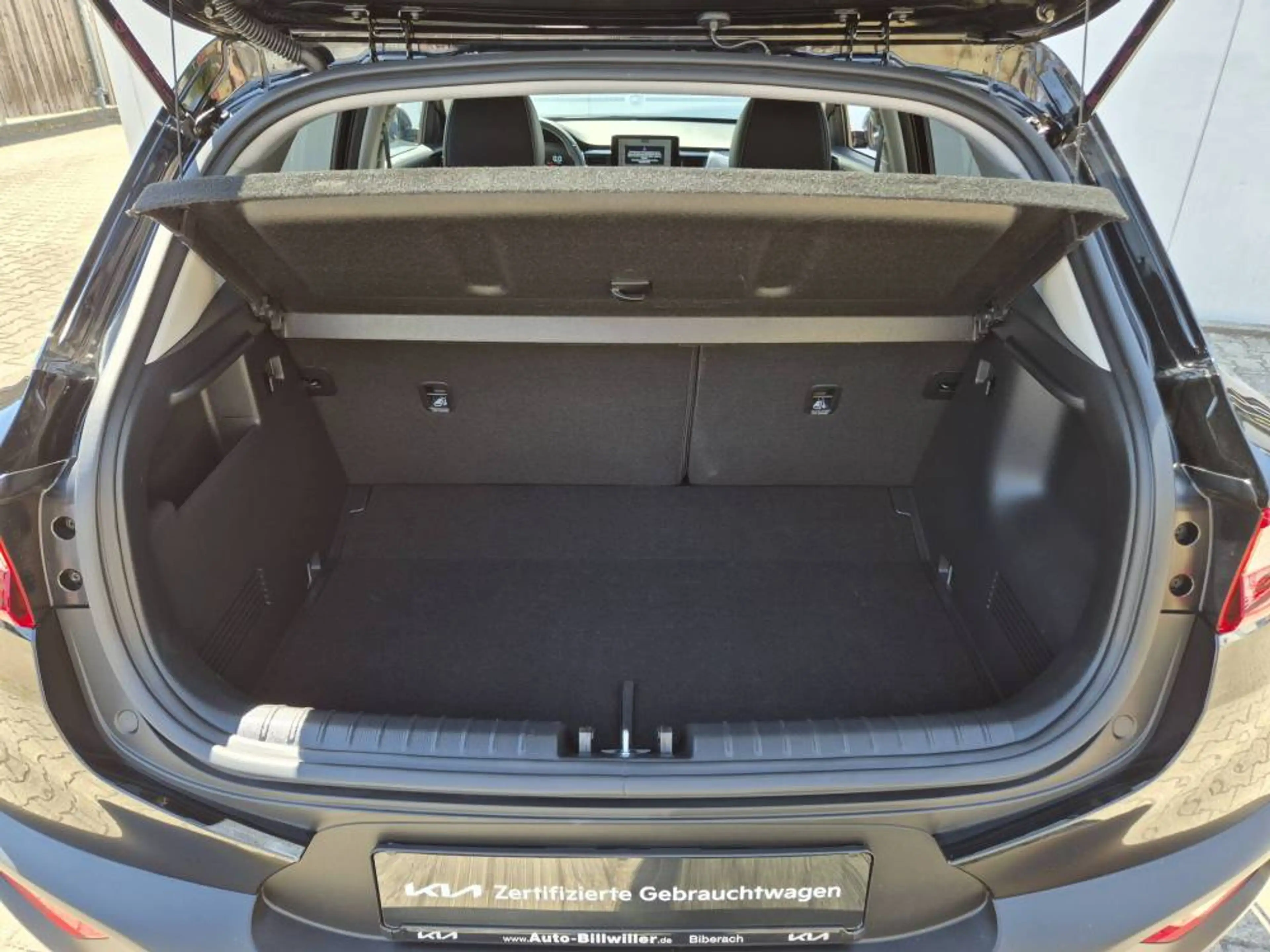 Kia Stonic 1.0 T-GDI MHEV DCT7 Spirit Technologie — photo 11