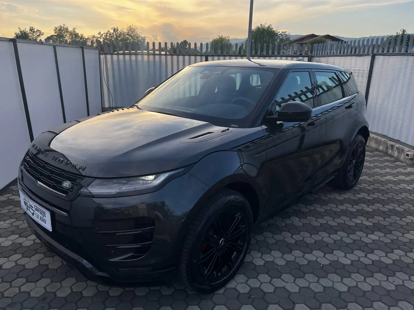 Land Rover Range Rover Evoque RR Evoque 2.0d i4 mhev Dynamic SE awd 204cv auto Grijs - 1