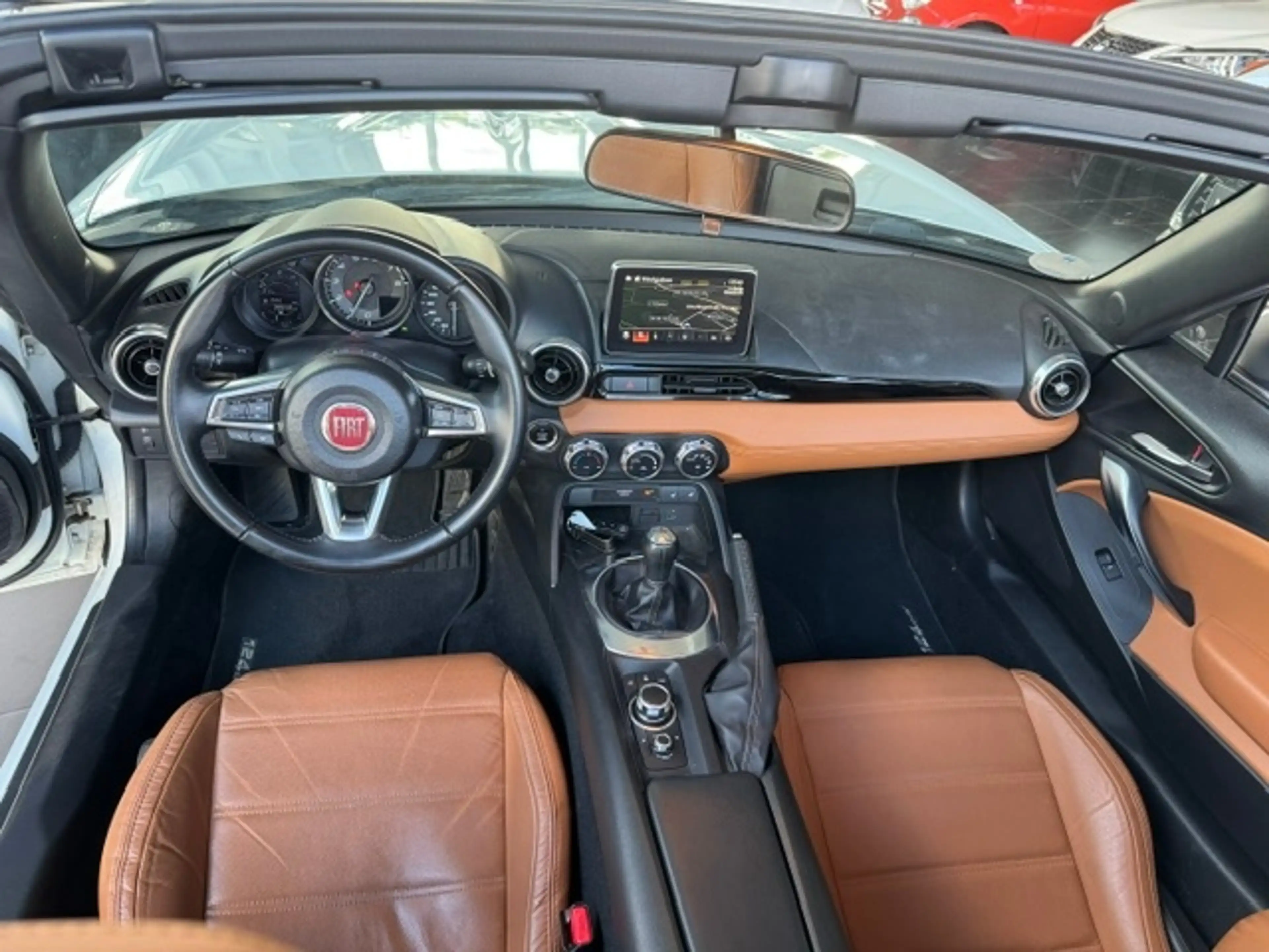 Fiat 124 Spider Lusso KLIMA KEYLESS NAV RFK SHZ ALU — photo 12