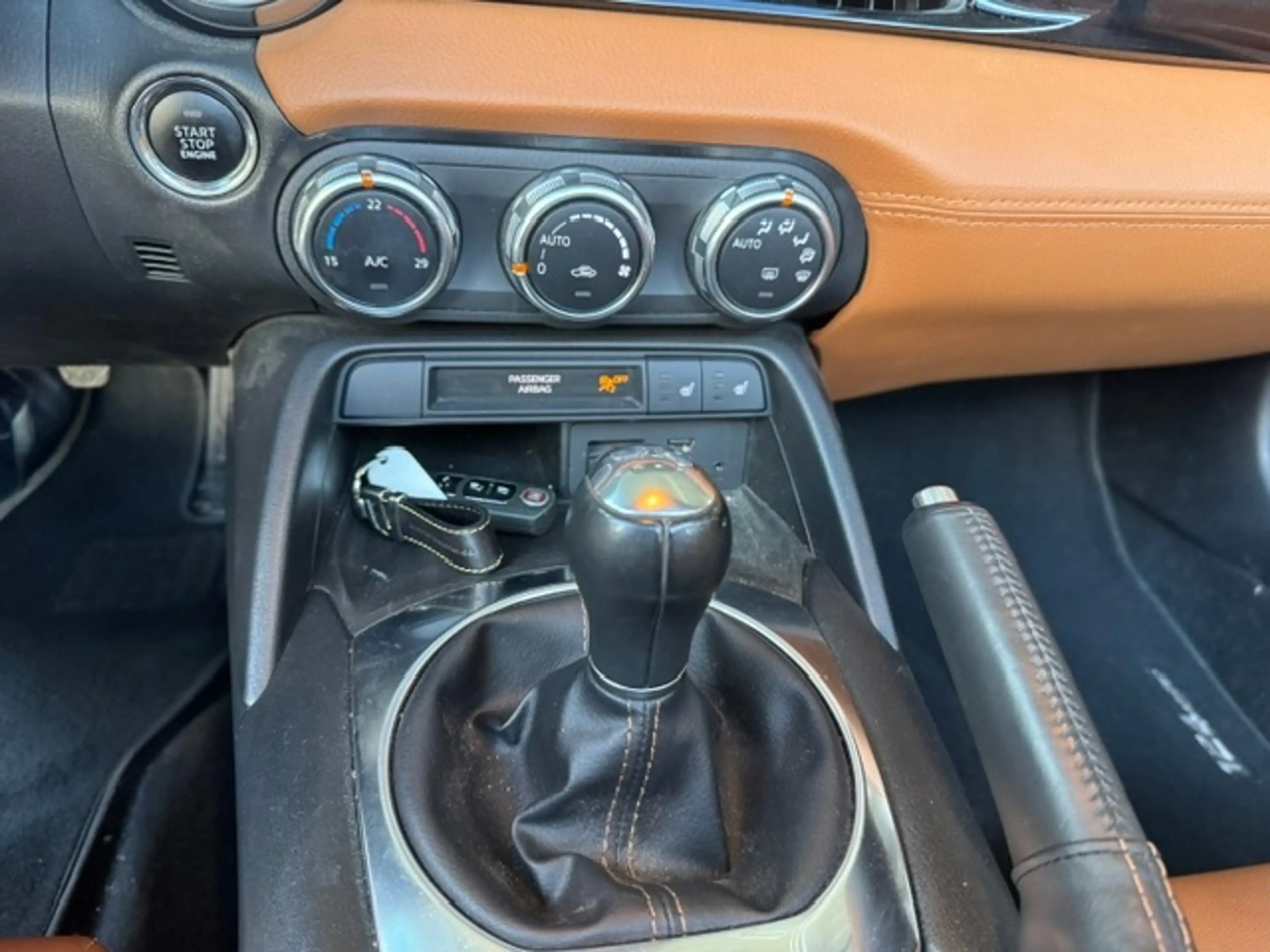 Fiat 124 Spider Lusso KLIMA KEYLESS NAV RFK SHZ ALU — photo 15