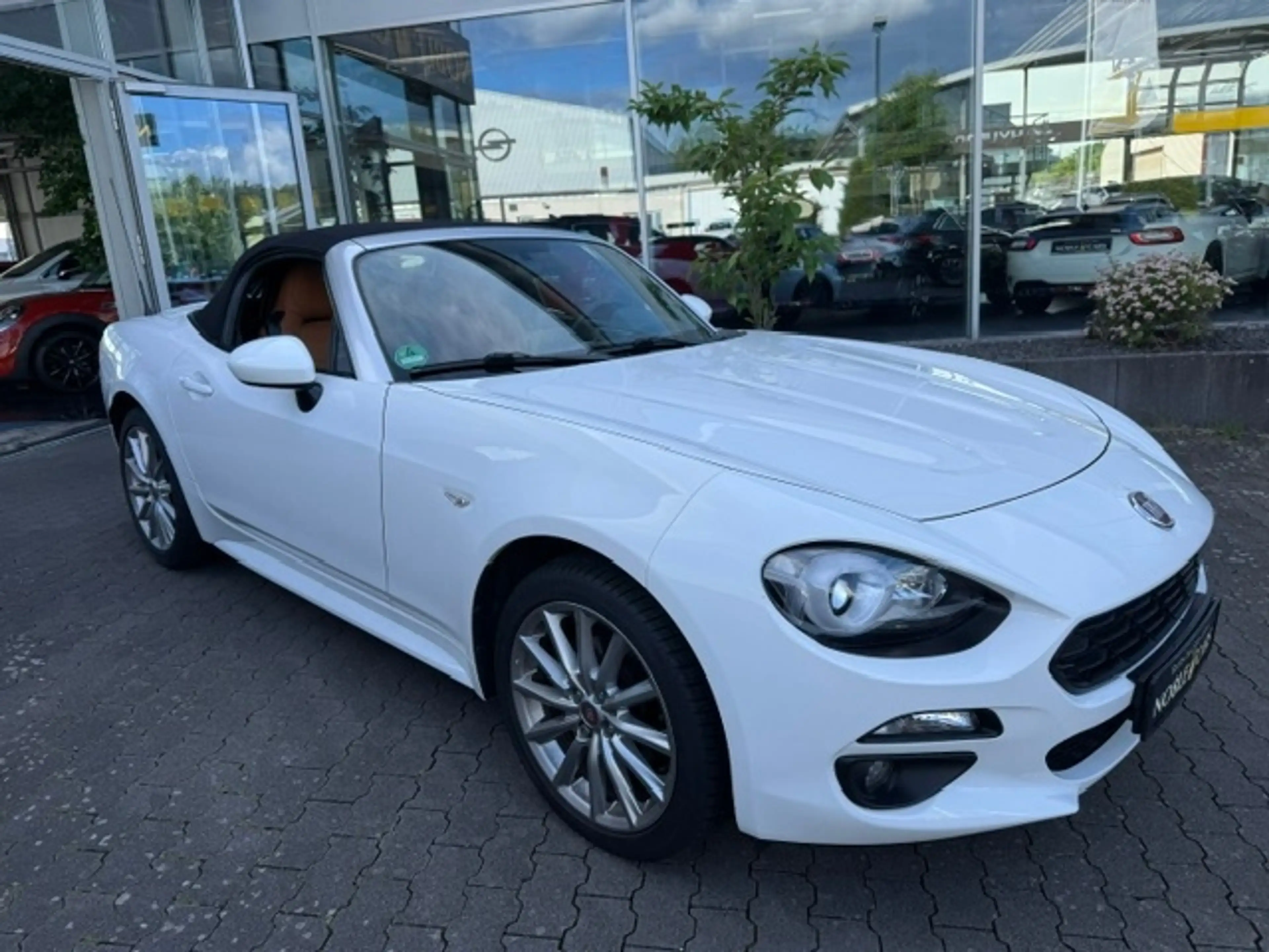 Fiat 124 Spider Lusso KLIMA KEYLESS NAV RFK SHZ ALU — photo 7