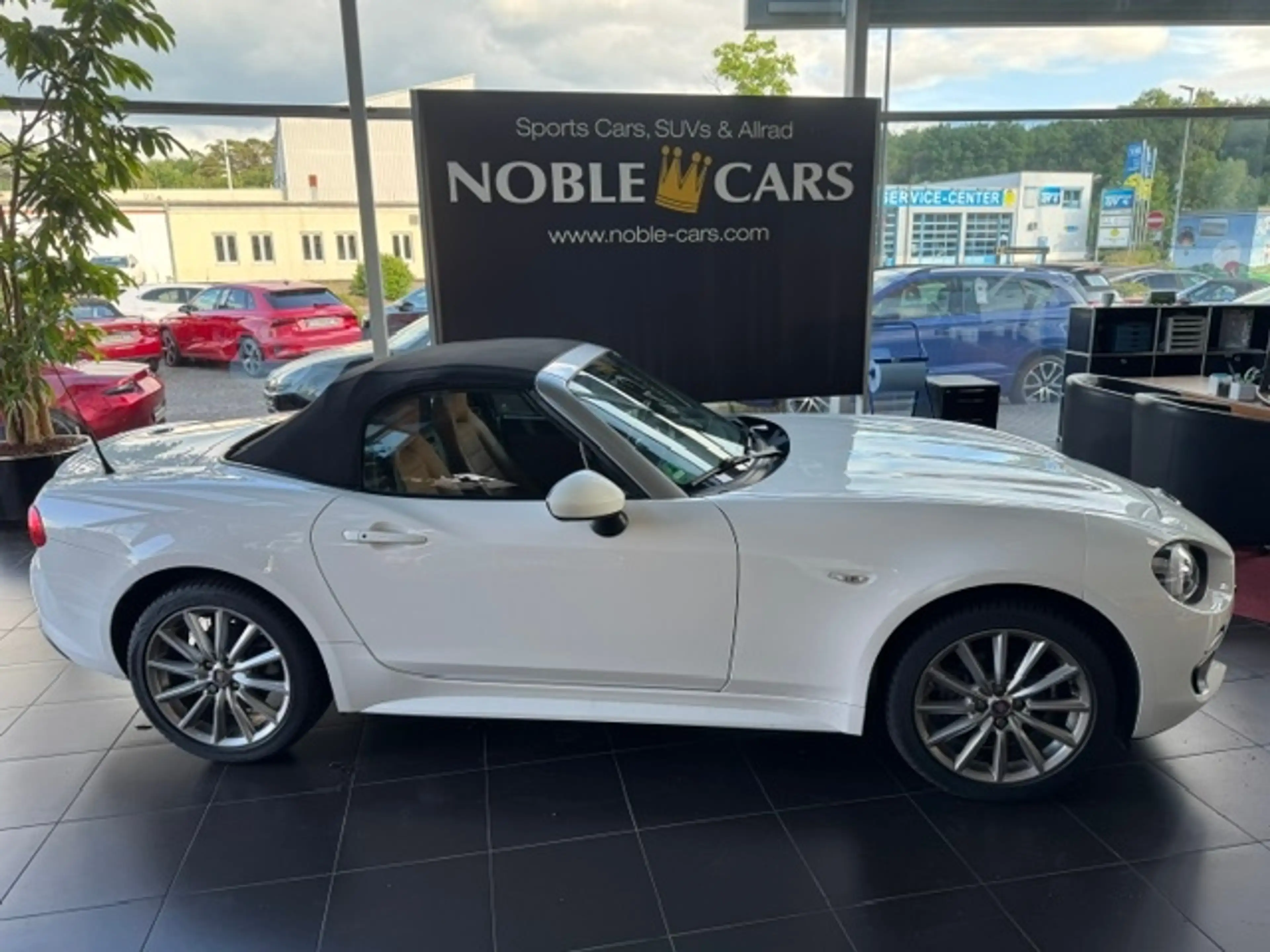 Fiat 124 Spider Lusso KLIMA KEYLESS NAV RFK SHZ ALU — photo 8