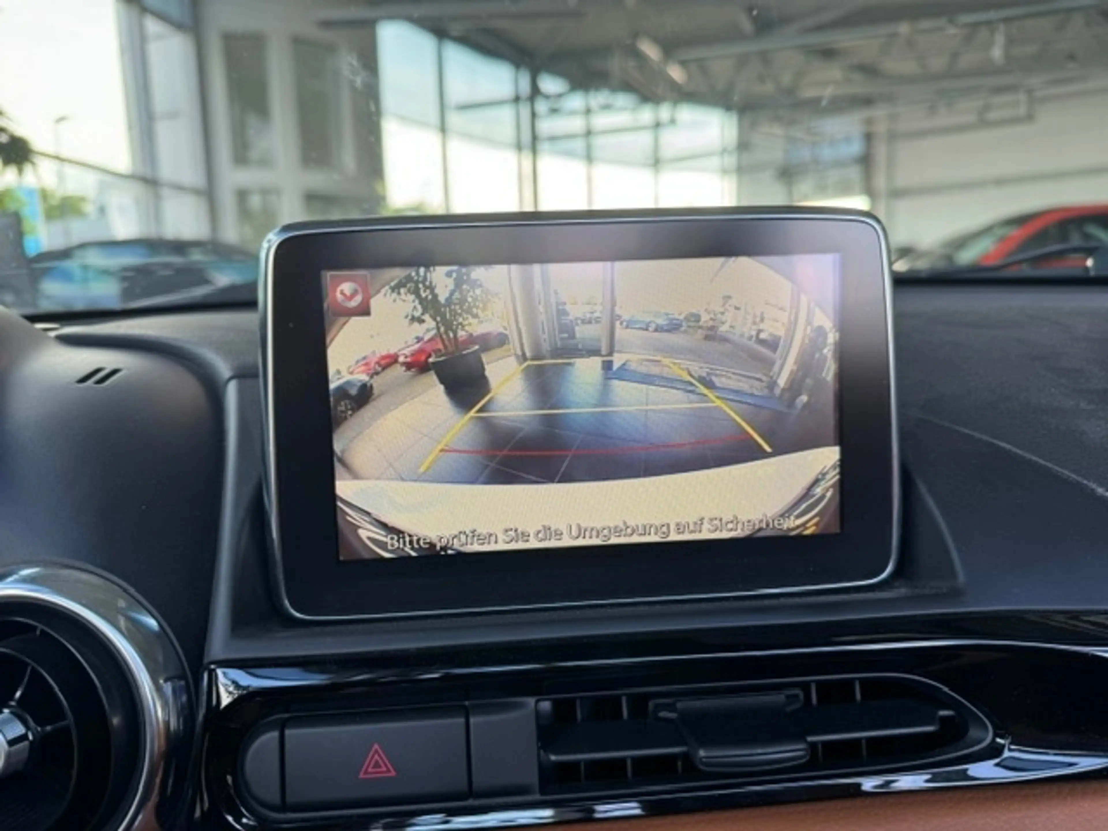 Fiat 124 Spider Lusso KLIMA KEYLESS NAV RFK SHZ ALU — photo 14