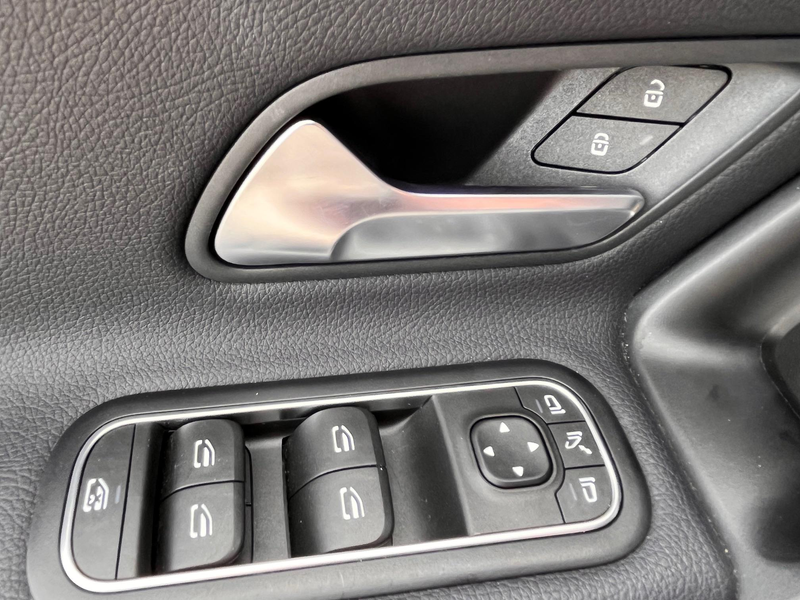 Mercedes-Benz A 250 Limousine A e AMG Line — photo 13