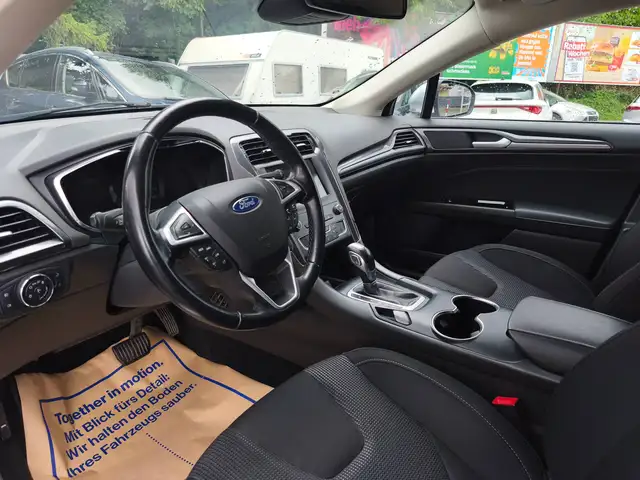 Ford Mondeo view 9