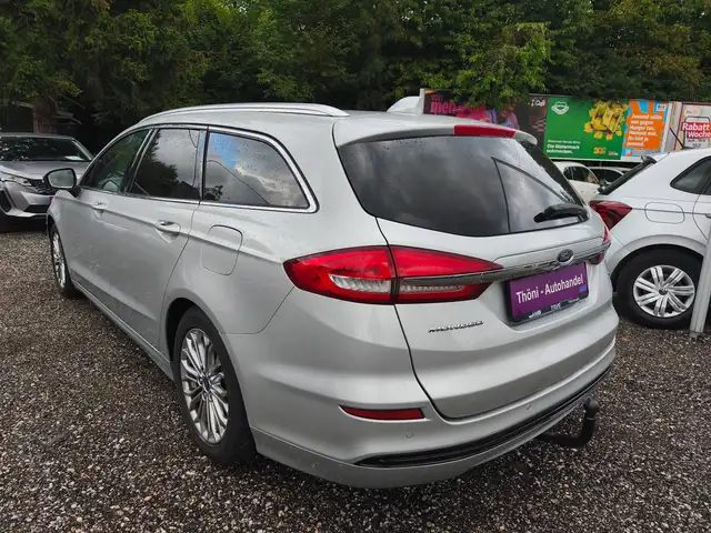 Ford Mondeo view 5