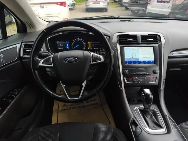 Ford Mondeo view 14