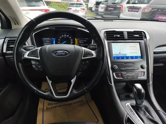 Ford Mondeo view 15