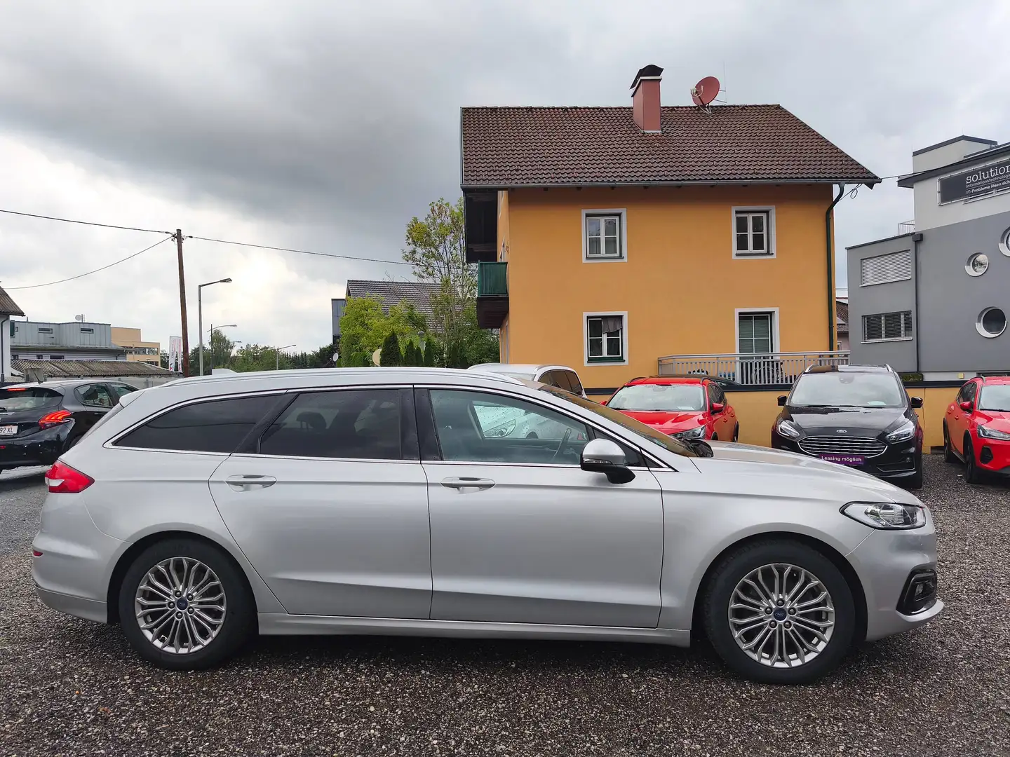 Ford Mondeo 2,0 Hybrid FHEV Titanium Aut.,* LED, AHK, Navi,...* Silber - 2