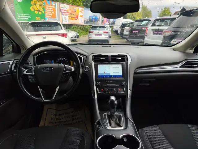 Ford Mondeo view 13
