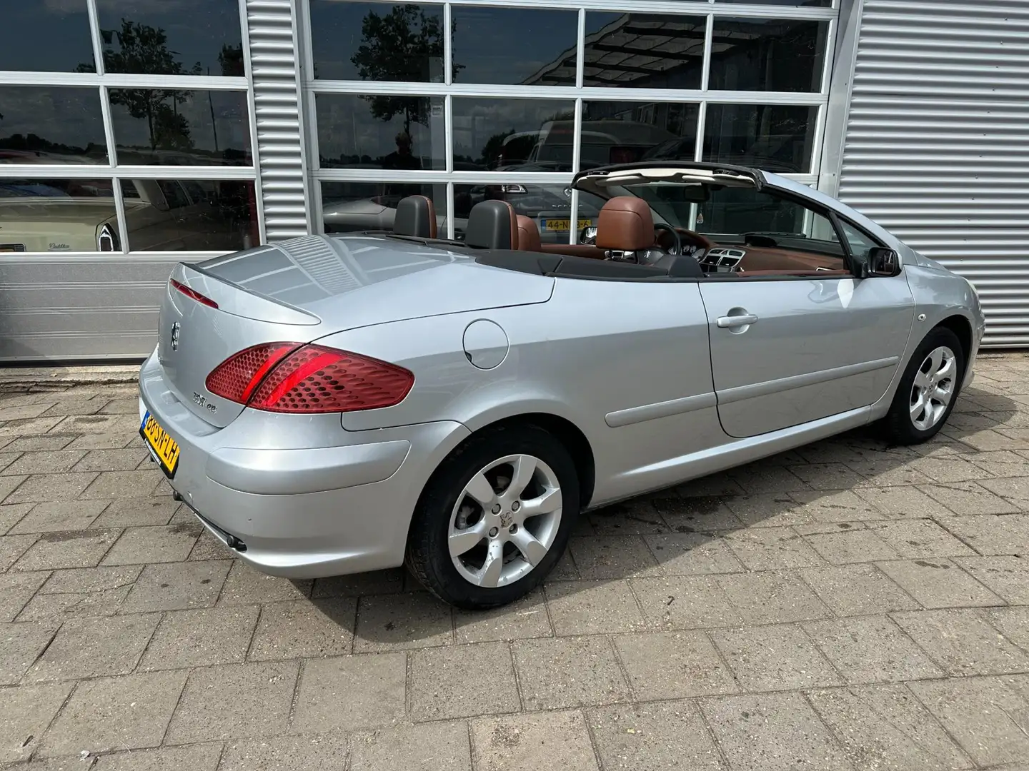 Peugeot 307 CC 2.0-16V - Cabrio - Automaat - Airco - Parkeerse Gris - 2