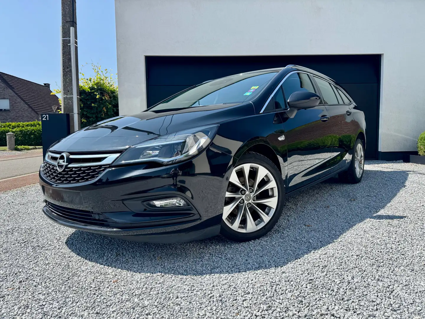 Opel Astra Astra Sports Tourer 1.6 CDTi ECOTEC DIESEL TVA* Noir - 1