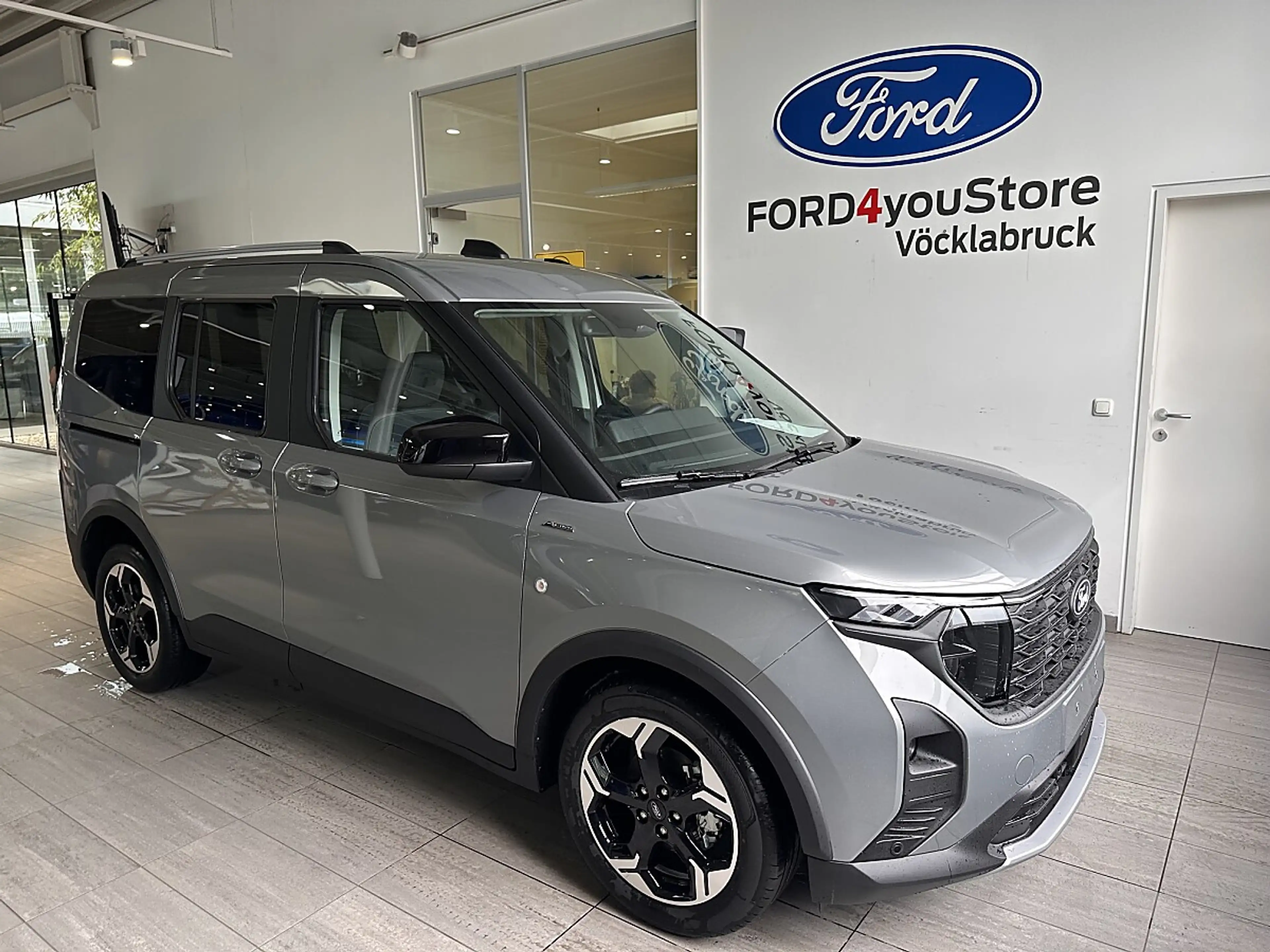Ford Tourneo Courier 1,0 EcoBoost Active