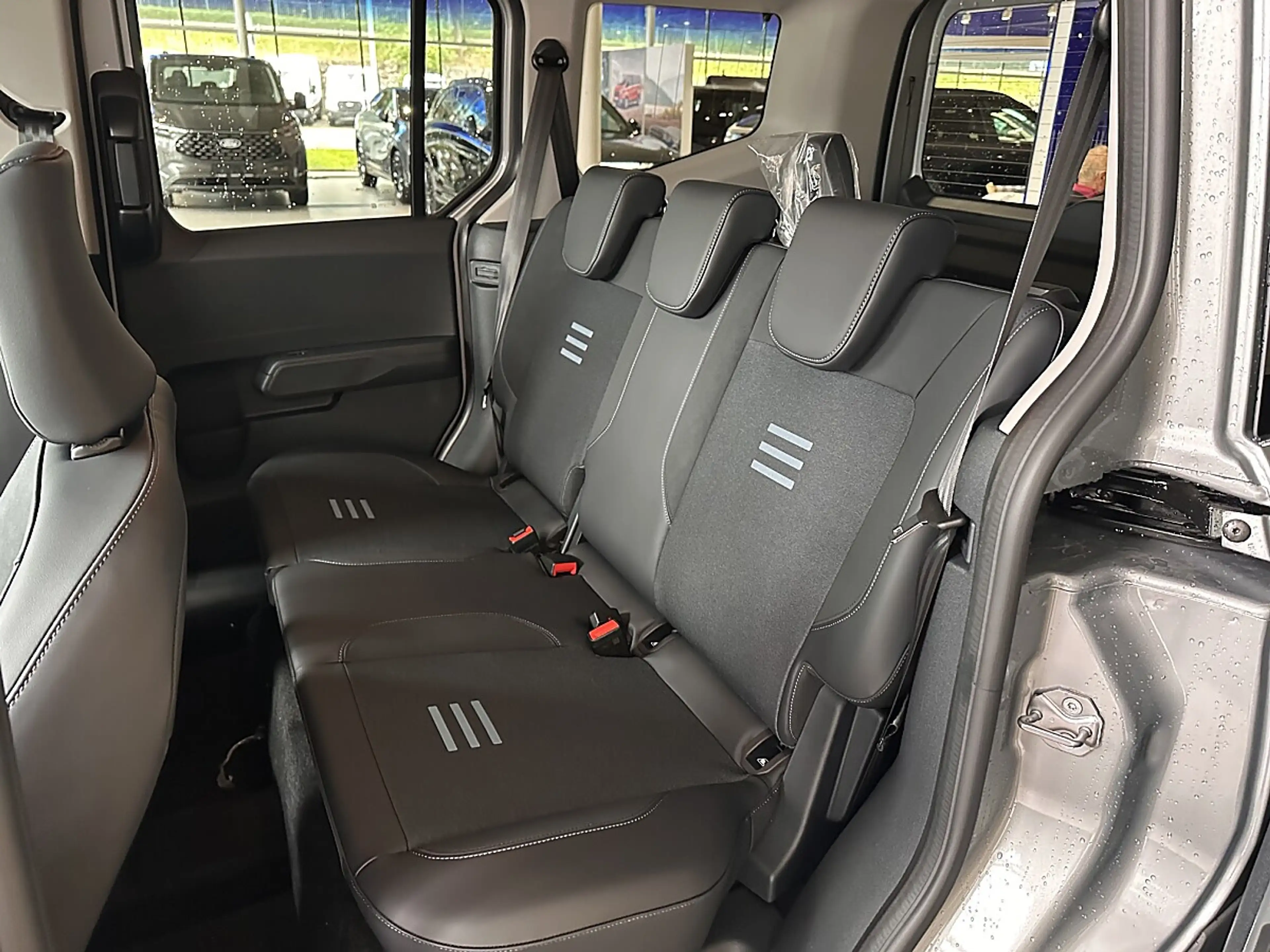 Ford Tourneo Courier 1,0 EcoBoost Active — photo 5