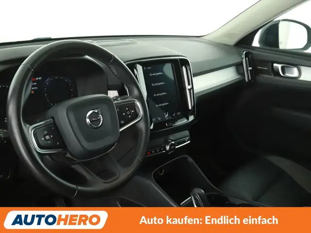 Volvo XC40 view 11