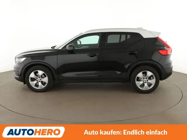 Volvo XC40 view 3