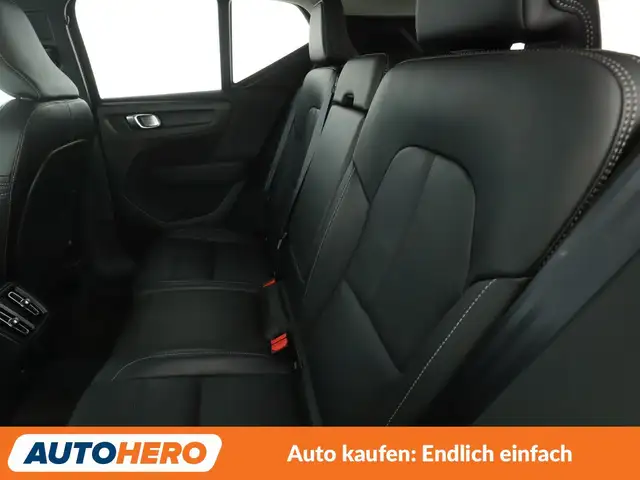 Volvo XC40 view 14