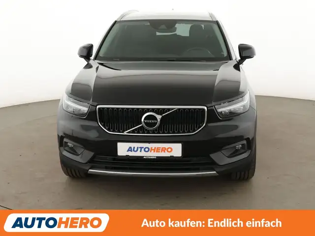 Volvo XC40 view 9