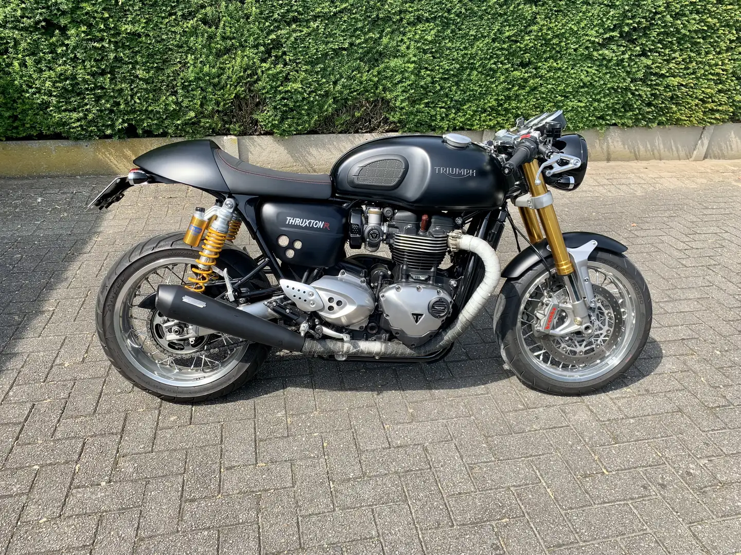 Triumph Thruxton R1200 - 1