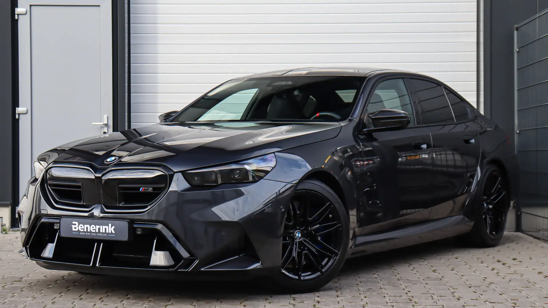 BMW M5 Sedan | Carbon Pack | Stoelventilatie | Comfort Pa Grau - 1