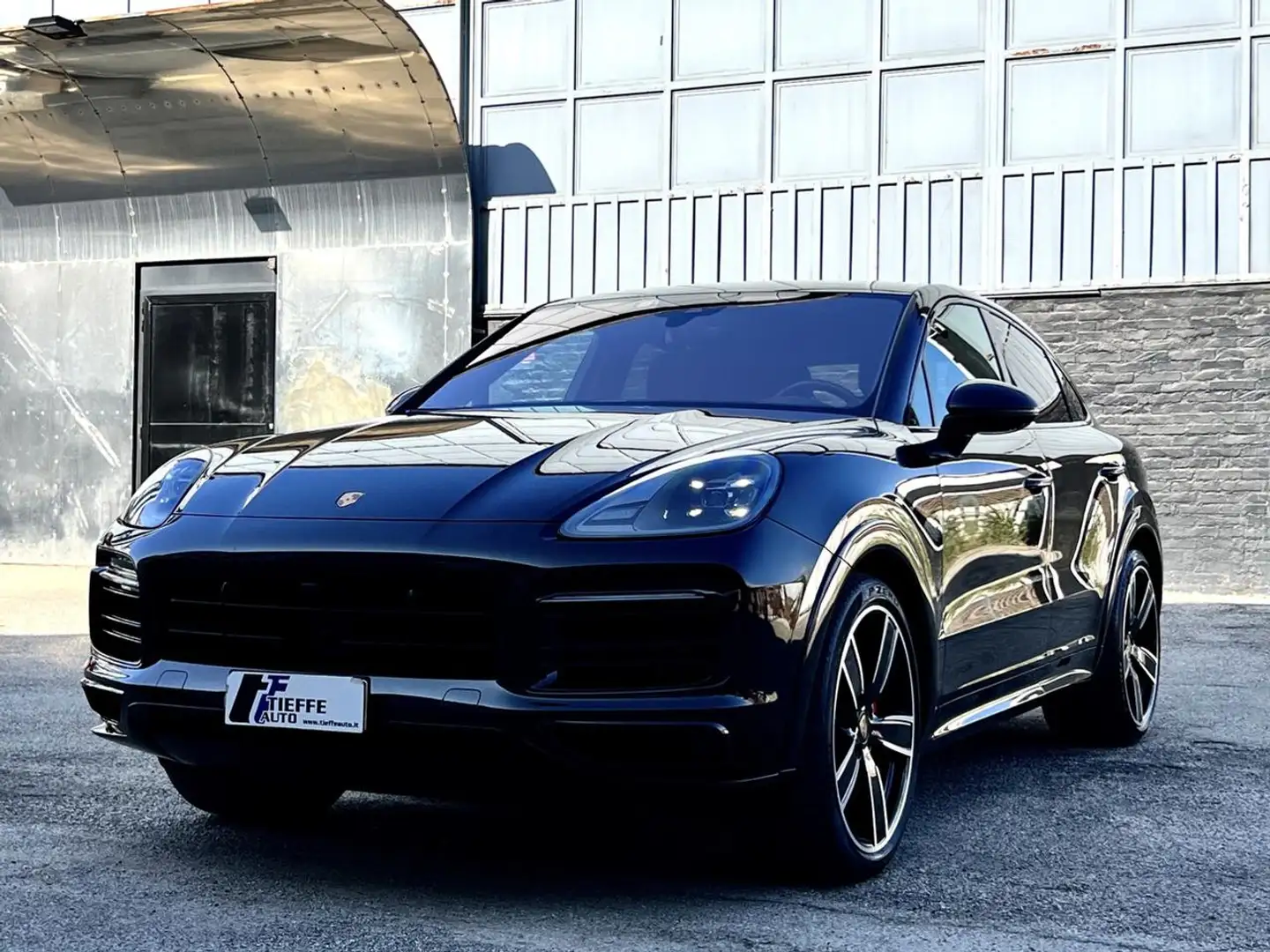 Porsche Cayenne Coupé 4.0 GTS Noir - 1