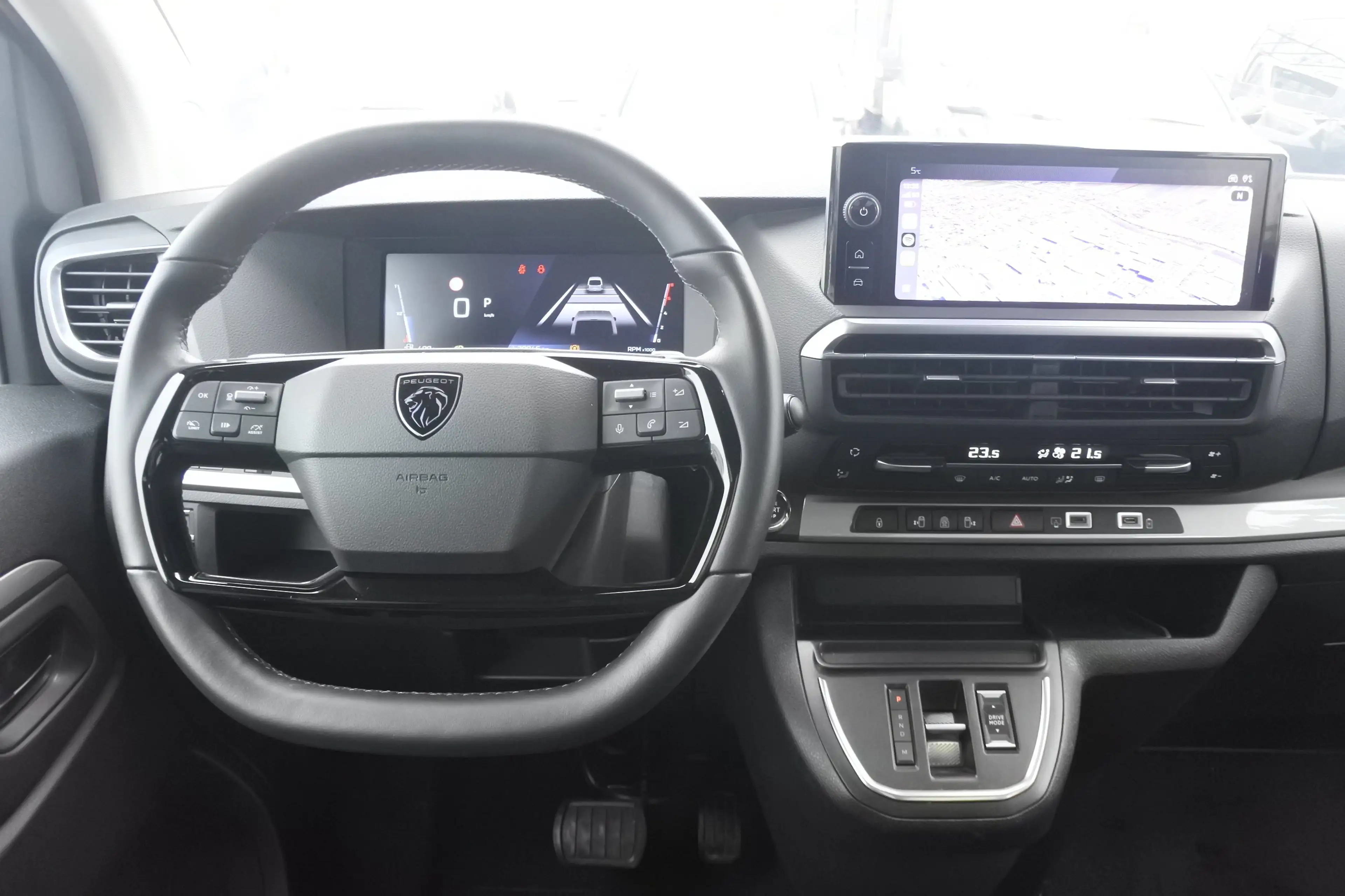 Peugeot Traveller Traveller Allure L2 BlueHDI 180 EAT8/VOLL/MWST/AHK — photo 6